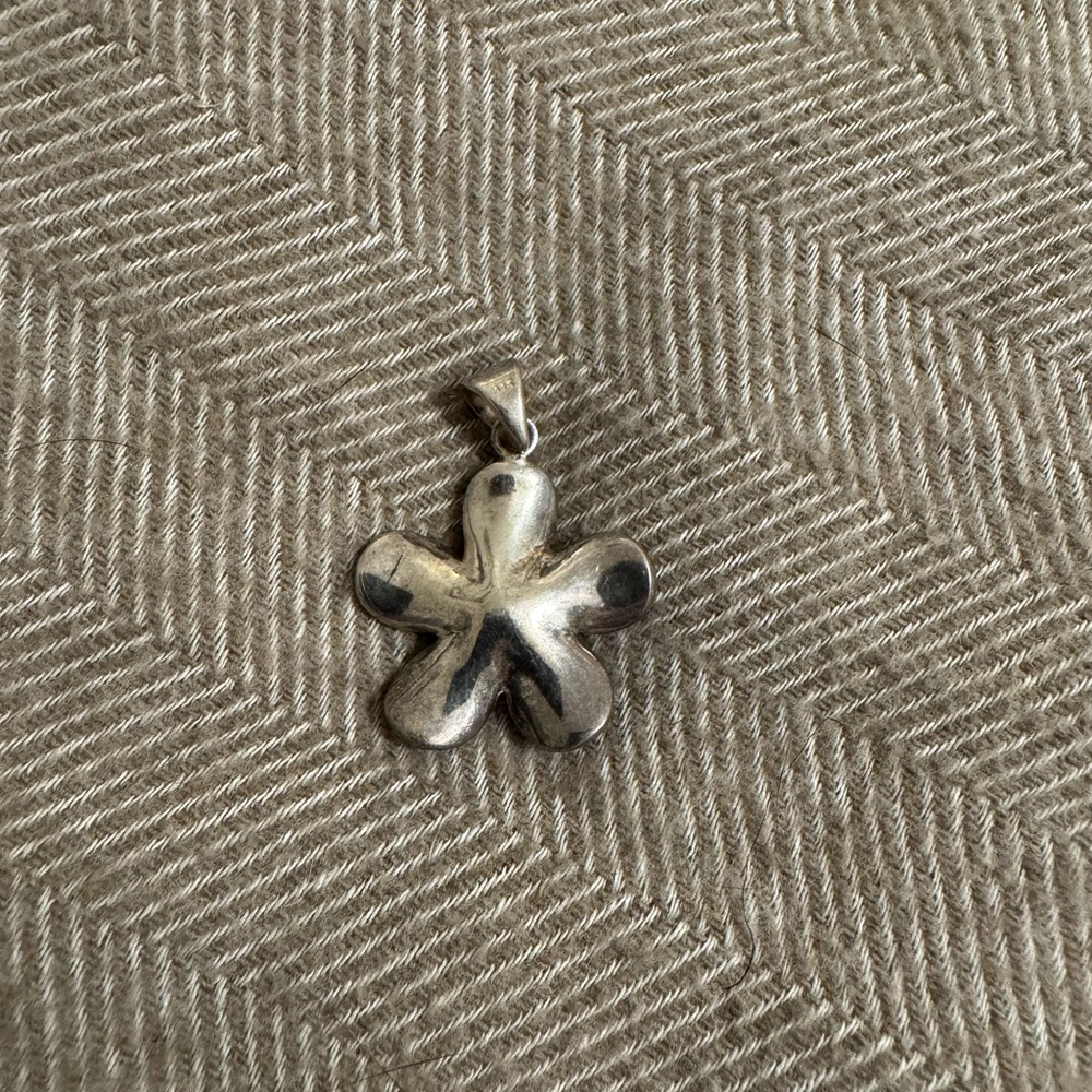 Sterling Silver Floral Hibiscus Pendant - Picture 2 of 4